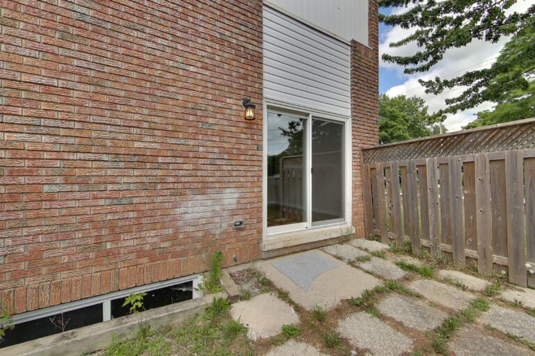 1 357 Murray Street 12 min 768x512