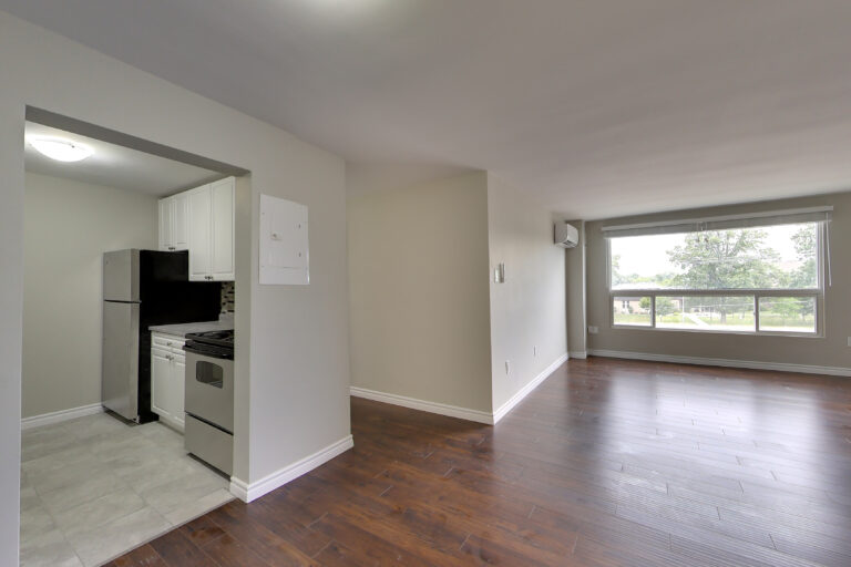 13 Lansdowne Avenue North 14 768x512