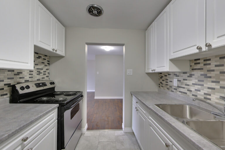 13 Lansdowne Avenue North 15 768x512