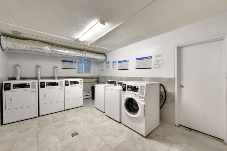 13 Lansdowne Avenue North 20 768x512