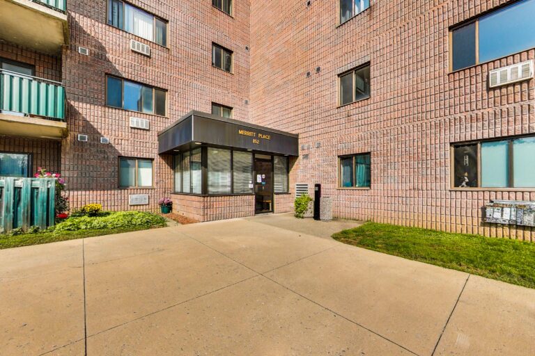 152 Thorold Road DeanHoltzPhotography 18 768x512