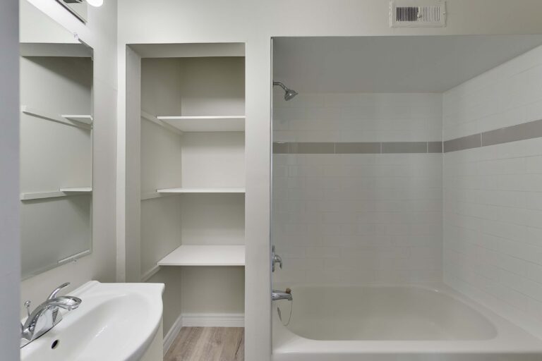 21 Stirling Avenue South DeanHoltzPhotography 23 768x512