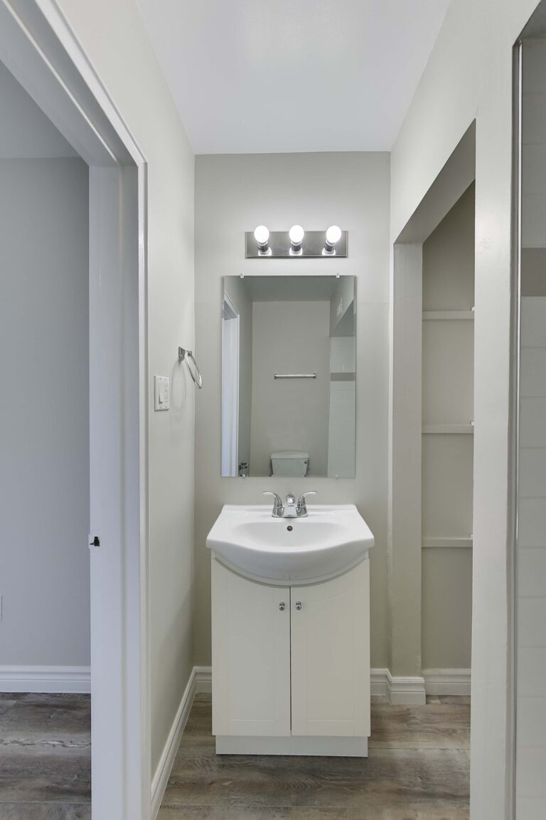 21 Stirling Avenue South DeanHoltzPhotography 24 768x1152