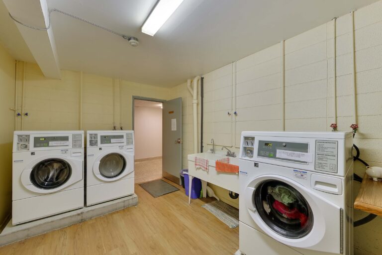 21 Stirling Avenue South DeanHoltzPhotography 25 768x512