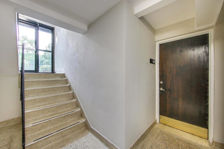 2150 Lilnac Court DeanHoltzPhotography 16 768x512