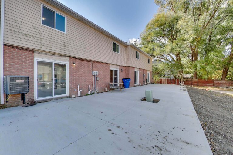 24 695 Wallace Street DeanHoltzPhotography 3 768x512