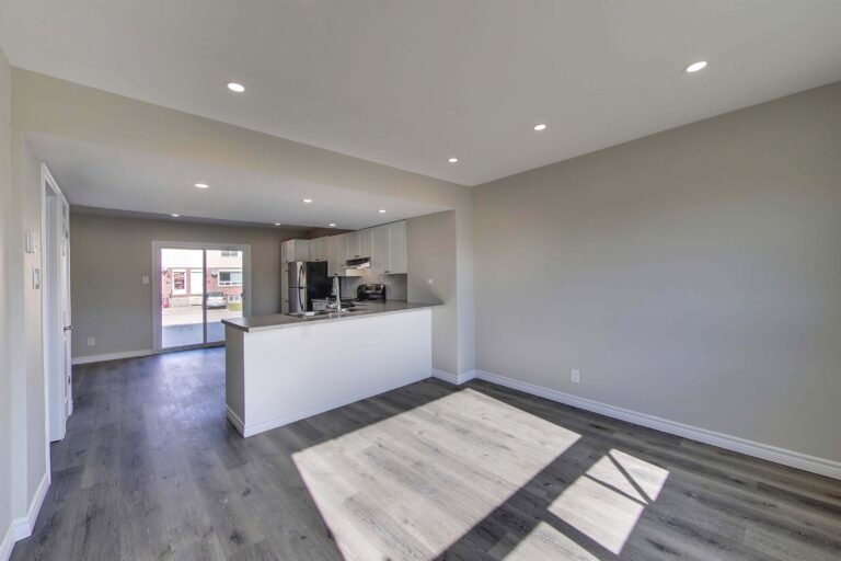 24 695 Wallace Street DeanHoltzPhotography 5 768x512