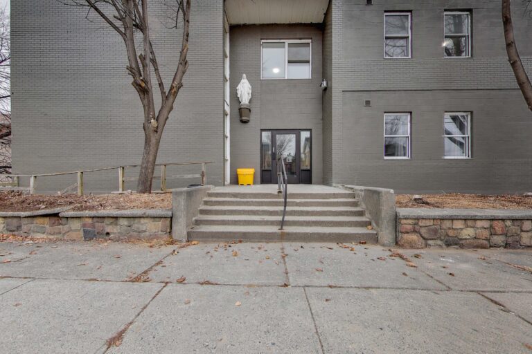 258 Pine Street DeanHoltzPhotography 2 768x512