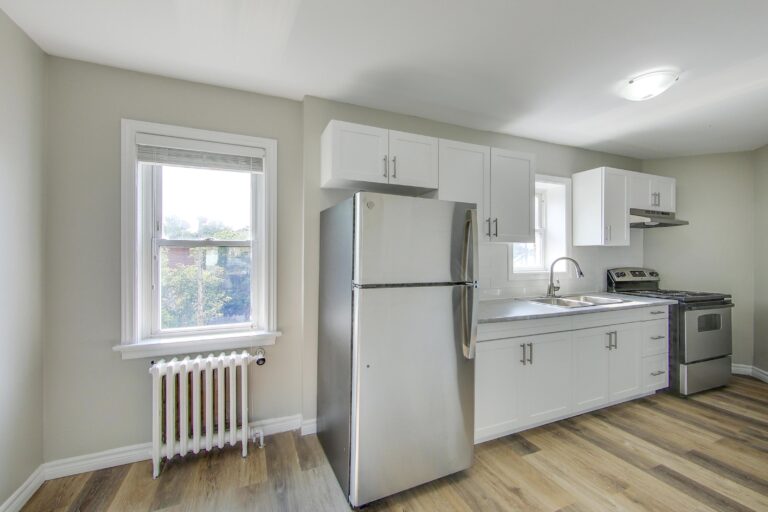 367 369 Howey Drive DeanHoltzPhotography 20 768x512